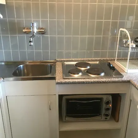 A Due Passi Dal Vittoriale Degli Italiani Apartment *