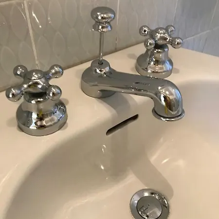 A Due Passi Dal Vittoriale Degli Italiani Apartment